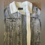 Light blue jean jacket with white teddy fur lining size medium Photo 4