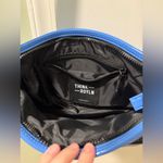 NWOT THINK ROYLN Bank Street Crossbody Blue Photo 2