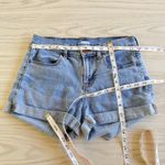 Old Navy  Women’s Size 4 WOW Denim INDI Corona 5-Pocket Cuffed Hem Shorts Photo 5