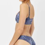 frankie's bikinis Frankie’s Bikini Dallas Top - Size Medium Photo 2