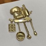 Pretty Signed AJC Gold Tone Brooch For A Kitchen Chef! Photo 1