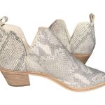 Dolce Vita Women's Sonni Snakeskin Ankle Bootie size 8 Gray Photo 7