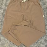 Vuori  Miles Joggers Goldenrod sz Large NWOT Photo 1