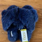 Flora Nikrooz NWT Flora Ladies Criss-Crosd Fluffy Slide Slippers Photo 8