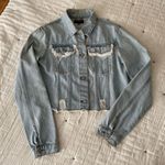 Pretty Little Thing Distressed Raw Hem Cropped Denim Jean Jacket Size 6 US Photo 8