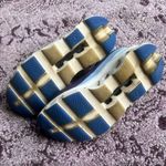 on cloud Running Shoes Photo 3