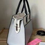 Kate Spade Purse Photo 3