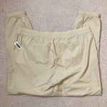 Old Navy Women’s High Waisted Poplin Tapered Jogger Cargo Pants Photo 5