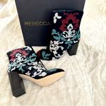 Rebecca Minkoff Size 8 Bojana Black Unique Floral Ankle Boots Embroidered Heels Photo 2
