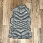 The North Face  550 Down Full- Zip Puffer Vest Photo 3