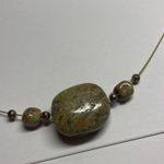 Women’s Green Natural Stone Pendant / Green Cord Costume Necklace Magnetic Clasp Photo 4