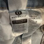 Levi's ' Women's Denim Jean Shorts Size 31 Mid Length Zip Fly Cuffed Light Wash Photo 5