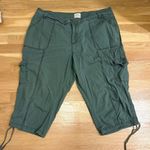 st. john's bay St. John’s Bay Capri Cargo Pants Green Size 18W Photo 0