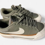 Nike  Court Legacy Lift Platform Photo 0