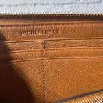 Michael Kors  Wallet Brown Leather Pebbled Full Zip Around Pockets Card‎ Slots Photo 6