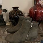 White Mountain  boots size 9 Photo 3