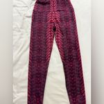 Pink Crop Top and Patterned Leggings Set Photo 2