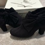 kim rogers  black booties Photo 0