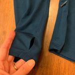 Under Armour  Hoodie women’s Med Teal Blue Activewear Fitted Heatgear Athleisure Photo 6