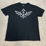 Nintendo  The Legend of Zelda Skyward Sword Hylian Crest Graphic T-Shirt Size L Photo 0