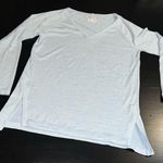 Lou & grey  long sleeve V-neck shirt Photo 0