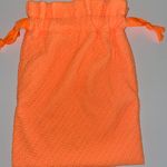 Triangl cinch bag Photo 3