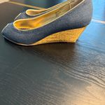 A J Valenci Peep Toe Denim Wedge Pumps Blue Gold Trim Size 9W – EUC Photo 3