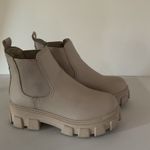 Circus by Sam Edelman Circus NY Beige Platform Chelsea Boots Women’s Sz 6.5 Chunky Sole Ankle Booties Photo 4