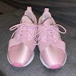 Puma pink  tennis shoes Photo 0