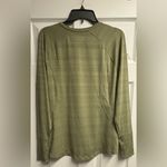 Athleta  Pacifica Illume UPF Fitted Long Sleeve Shirt In Shadow Olive Size Medium Photo 5