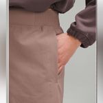 Lululemon NWT Stretch Woven Relaxed-Fit High-Rise Short 4"/
Taupetastic Photo 4