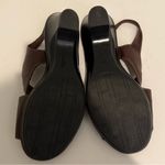 Clarks Slingback Criss Cross Strap Dress Sandals Brown Leather Peep Toe Size 10 Photo 5