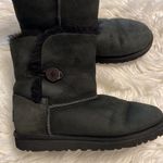 UGG  Baileys Short Boots size 5 very good condition no rips smell or stains Photo 1