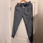 FIGS  Scrub Set Graphite Gray Zamora Jogger Pants Catarina Top XS Photo 5