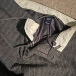 Gap Womens gray white striped Capri pants Photo 3