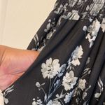 Women's Black w/ Florals S/S VNeck Long Pants Romper Jumpsuit Size L/XL EUC 7130 Size L Photo 3