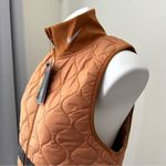 Nike Women’s Aerolayer Running Vest Size M Photo 2