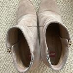 Elaine Turner  Sawyer Sand Suede Nude Heeled Booties Shoes Size 7 Side Zip EUC Photo 11