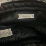 Lululemon Everywhere Fleece Belt Bag
Black Photo 3