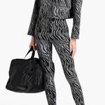 Koral Zebra Stripe Leggings Photo 0