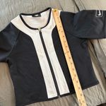 Nike NSW STREET SHORT SLEEVE TOP. Size Small. Photo 8