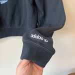 Adidas Originals Shattered Trefoil cropped sweatshirt Black Photo 4