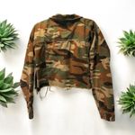 Forever 21  Camo Cropped Denim Jacket Size 0X Photo 1