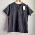 FIGS Women's Catarina One Pocket Scrub Top in Charcoal, Size Large Photo 4