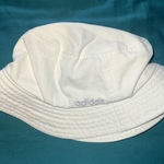 Adidas  white bucket hat Photo 0