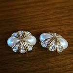 St. John 💕💕 Clip On Earrings ~ Gold Imitatation Pearl with Crystals NWOT Photo 4