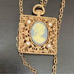 Vintage Unsigned Victorian Lady Cameo Pendant Necklace Photo 9