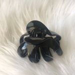 Claw hair clip. Photo 0