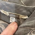 Gimmicks by BKE Gimmicks Oriental Style green embroidery shortsleeved blouse -Size XS Photo 4