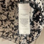 Laundry by Shelli Segal  Women’s Black and White V-Neck Floral Blouse Size L Photo 3